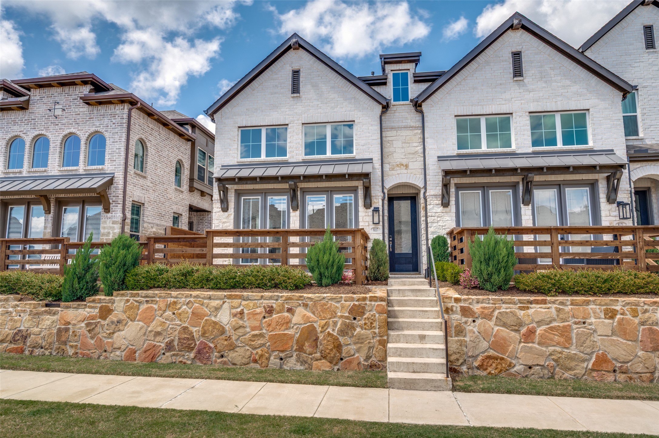 8117 Yellow Brick Pass