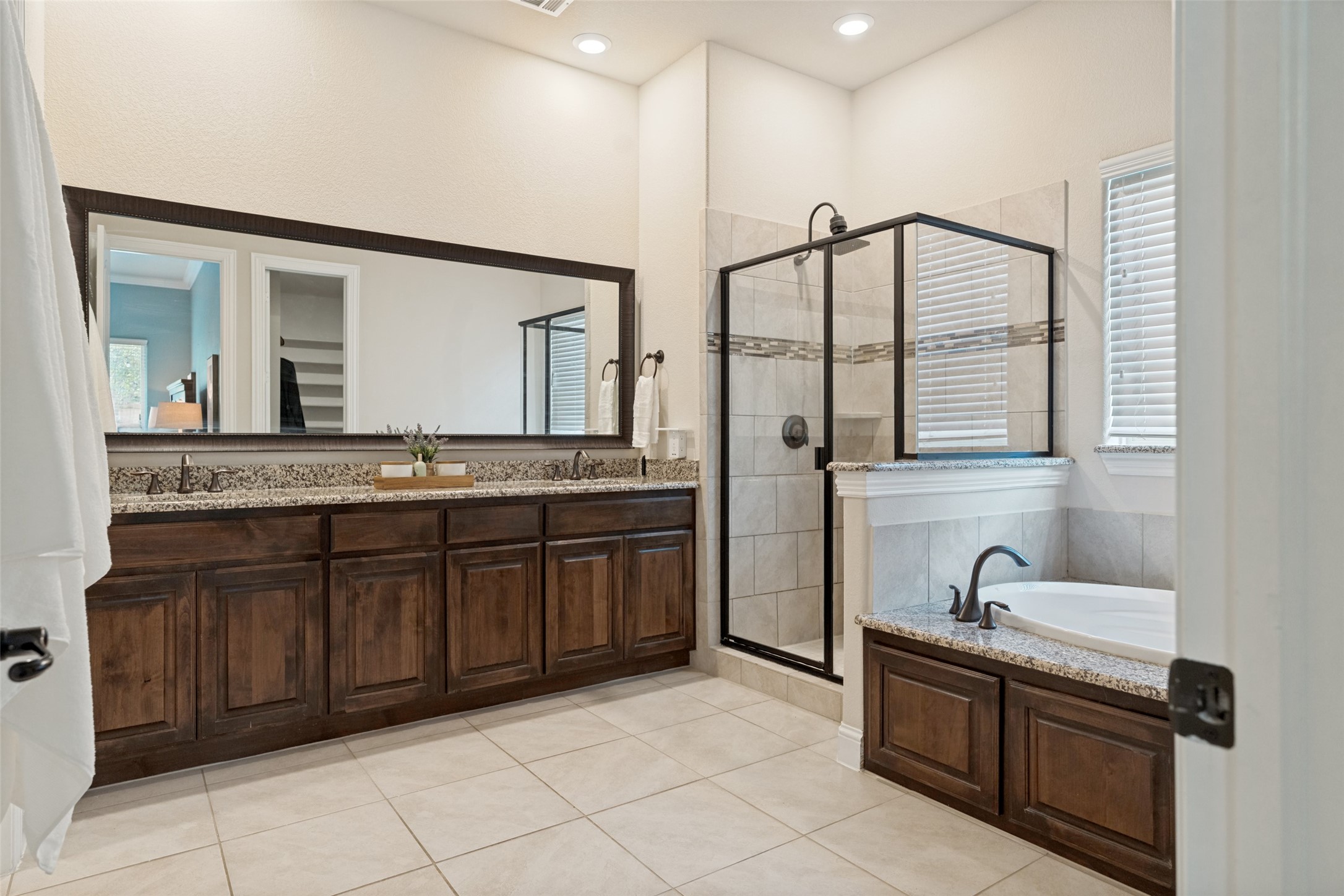 7913 Caddo Cove