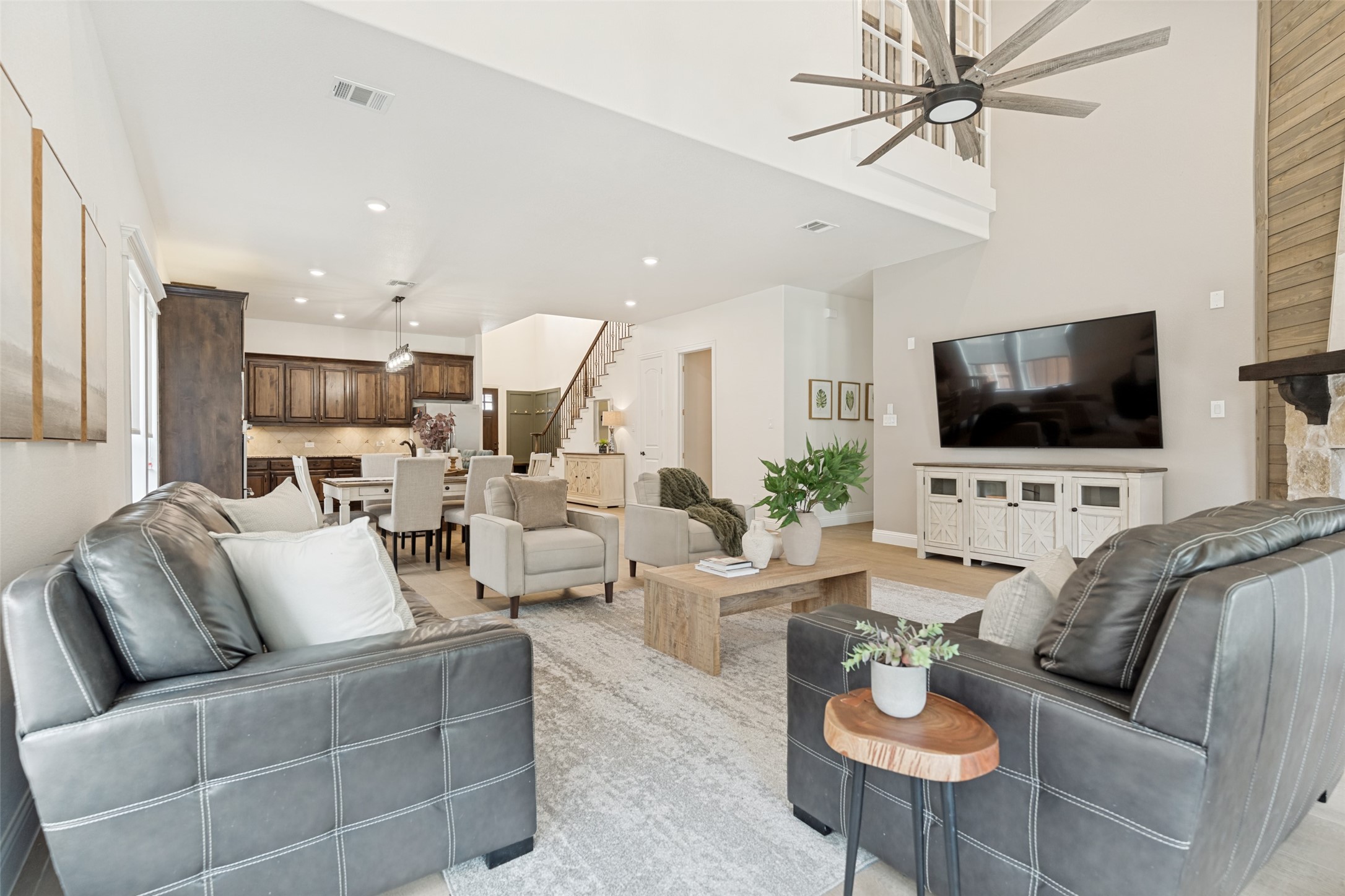 7913 Caddo Cove
