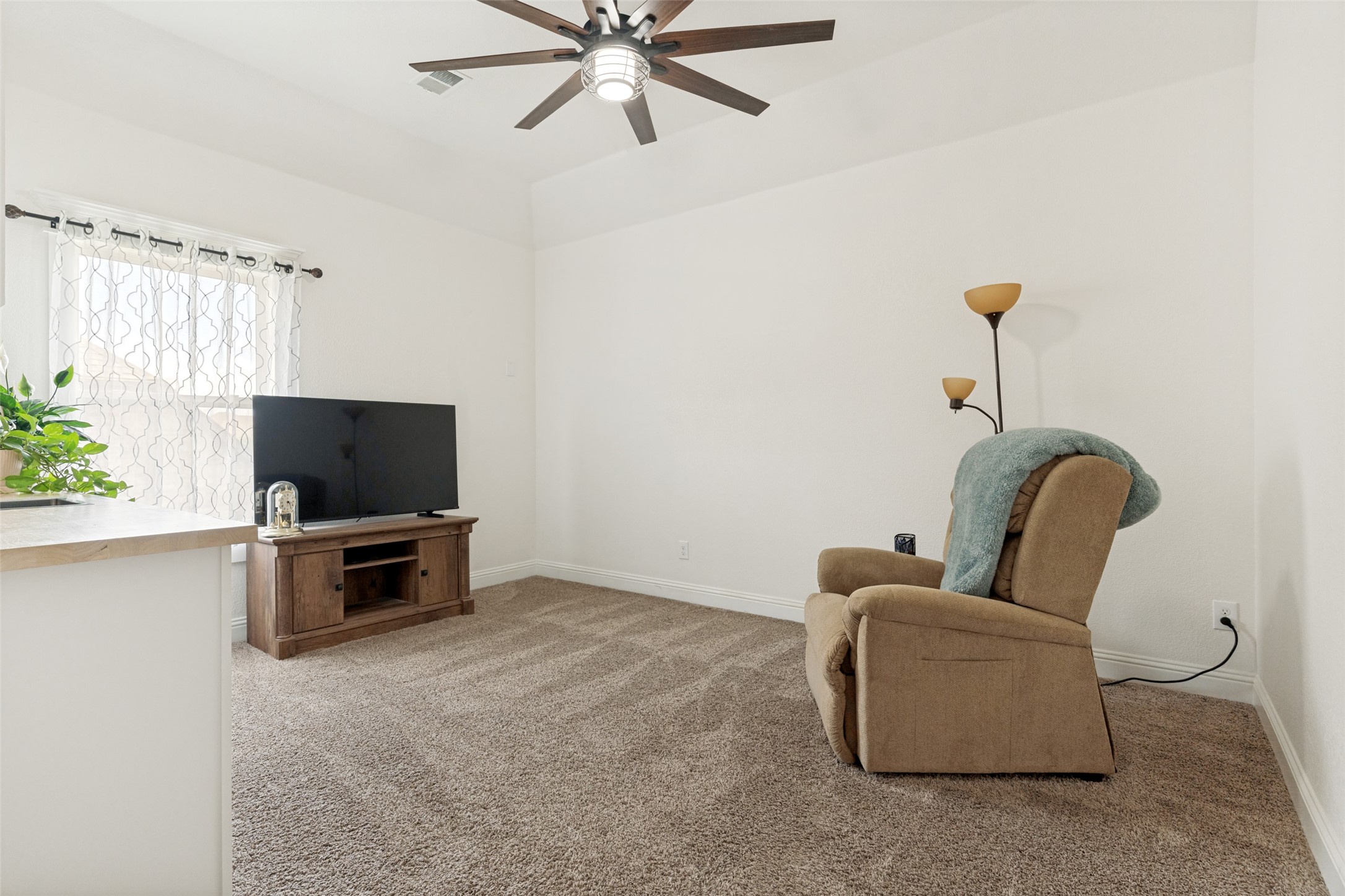 7913 Caddo Cove