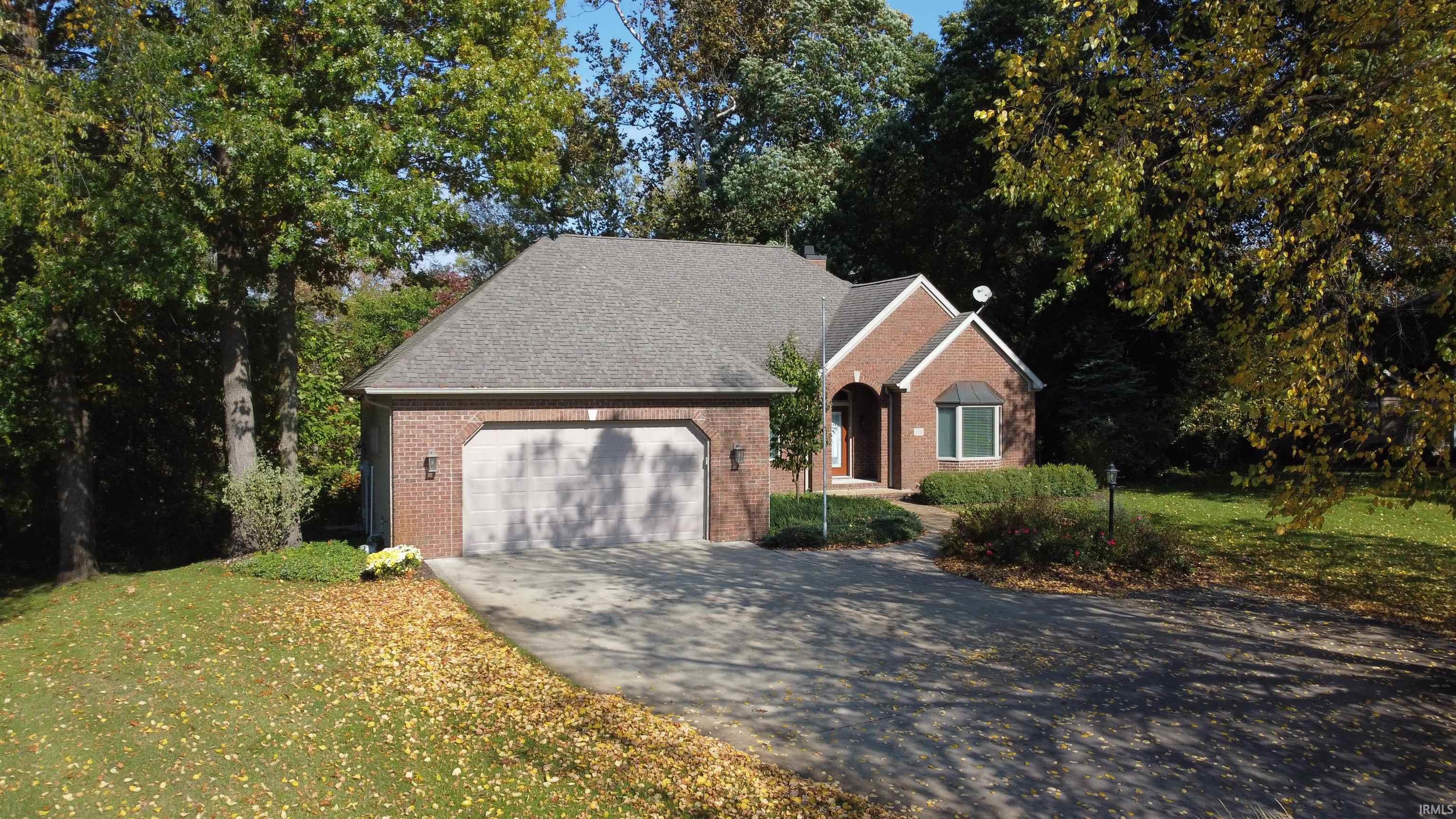 2228 E Laurien Ct
