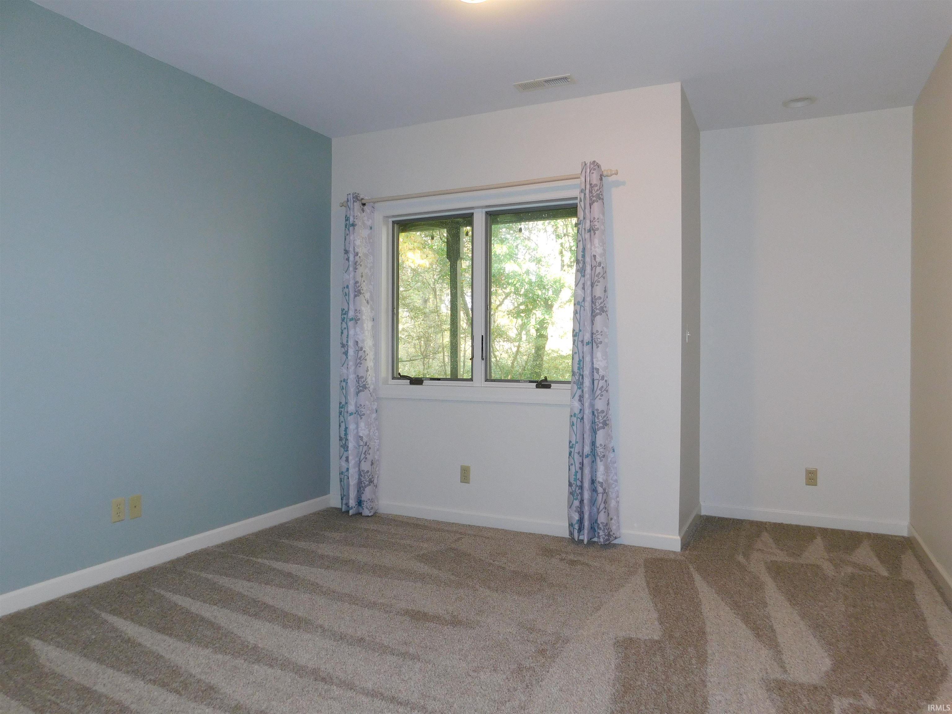 2228 E Laurien Ct