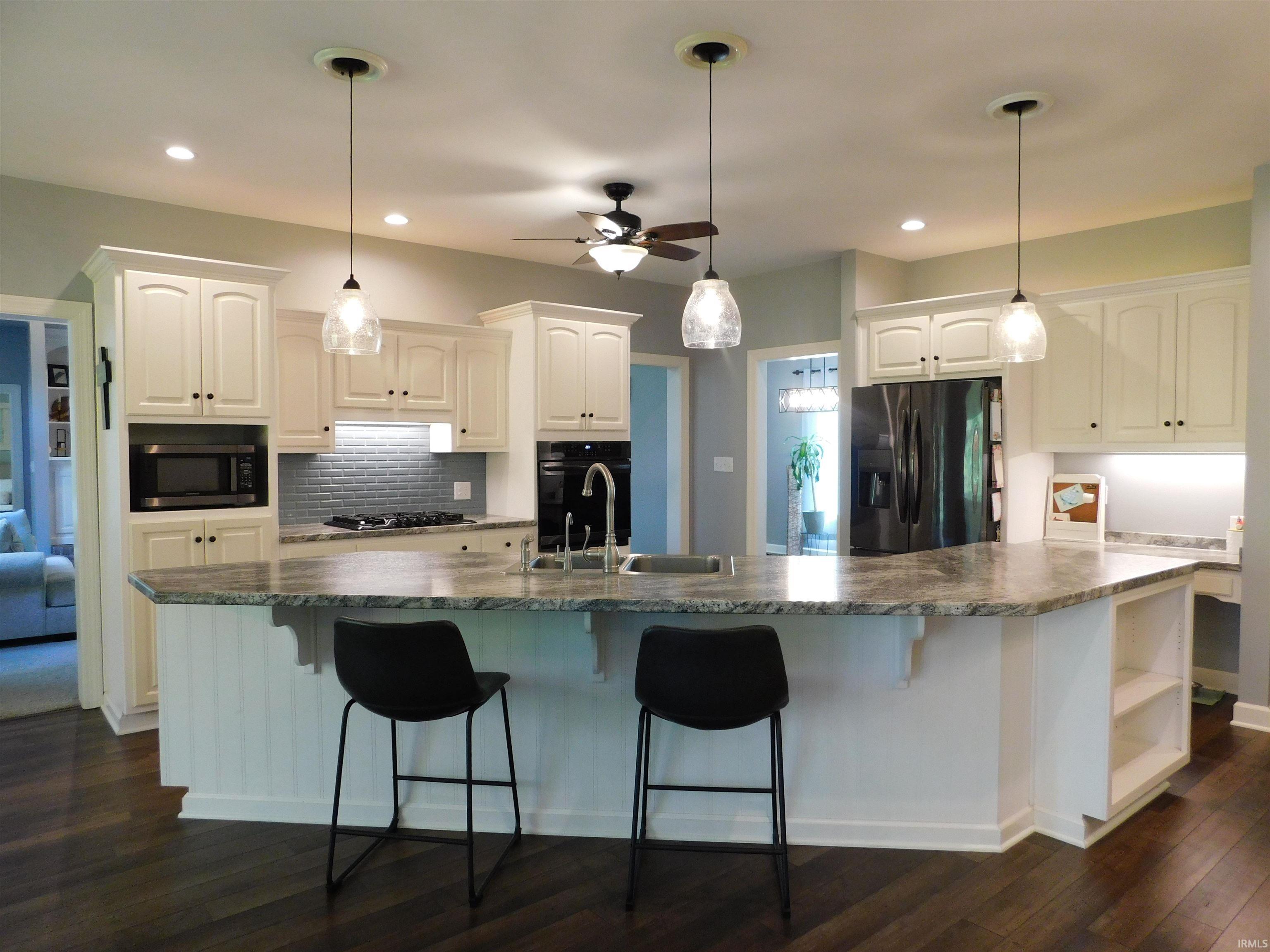 2228 E Laurien Ct