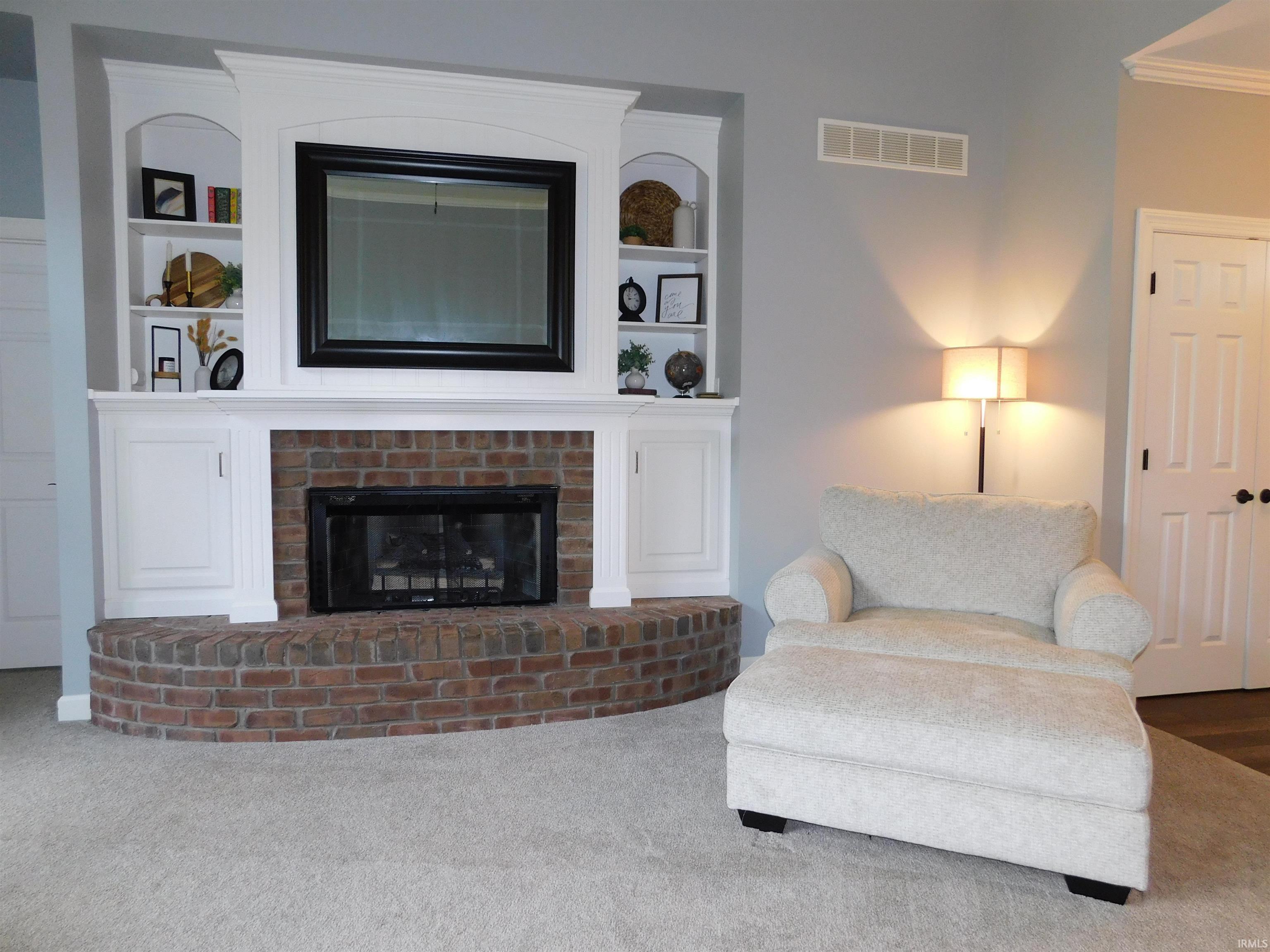 2228 E Laurien Ct