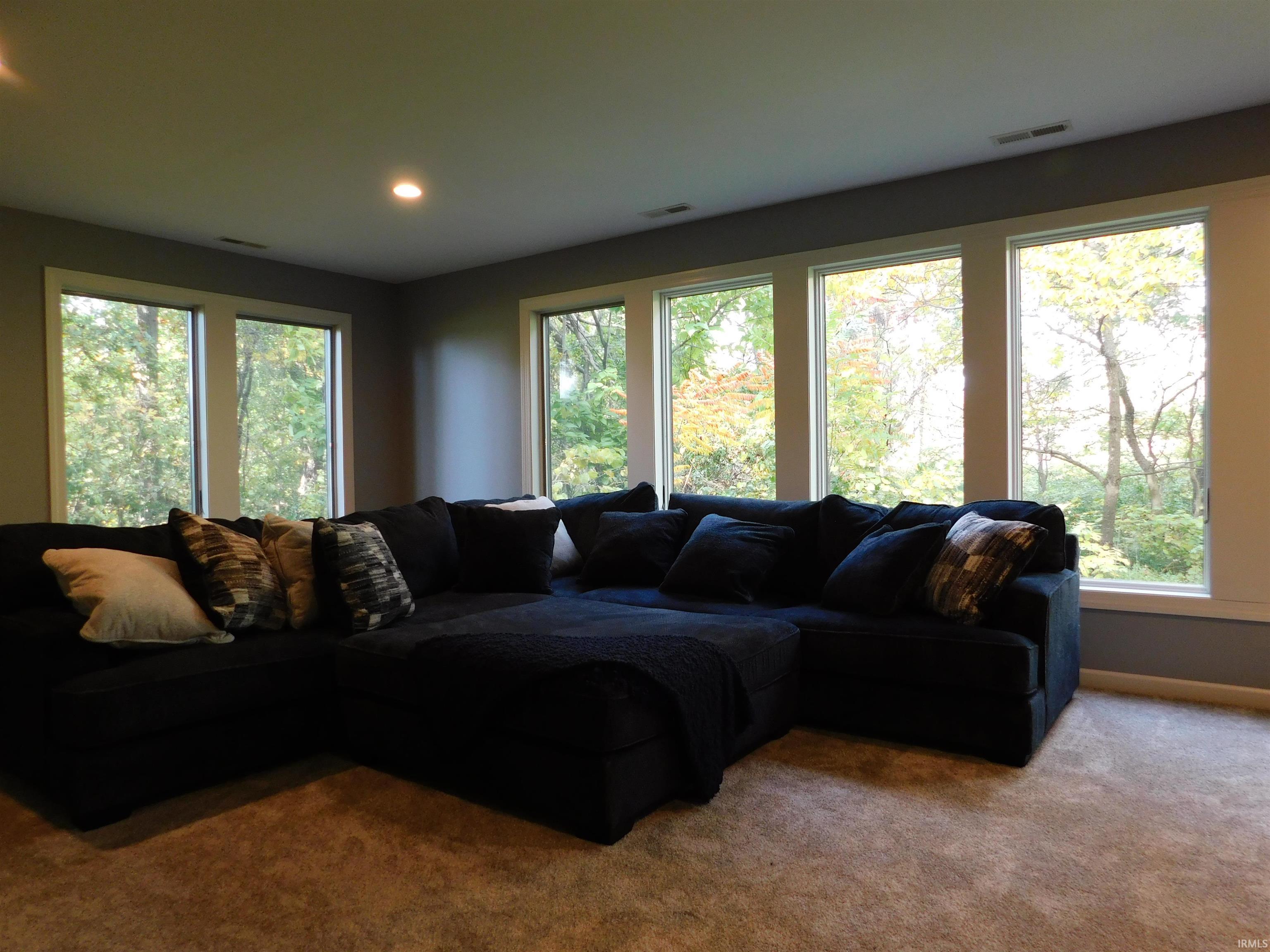 2228 E Laurien Ct