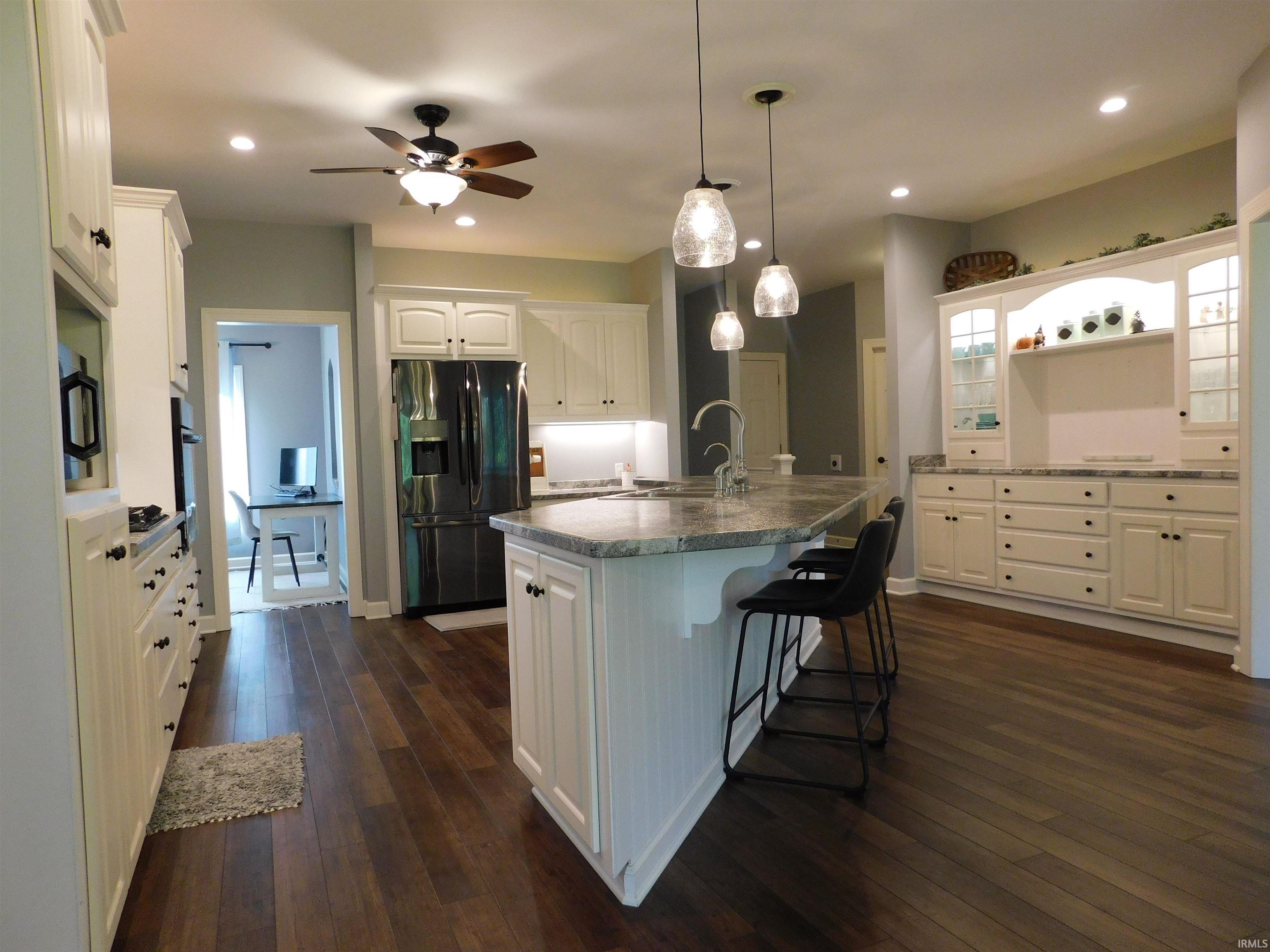 2228 E Laurien Ct