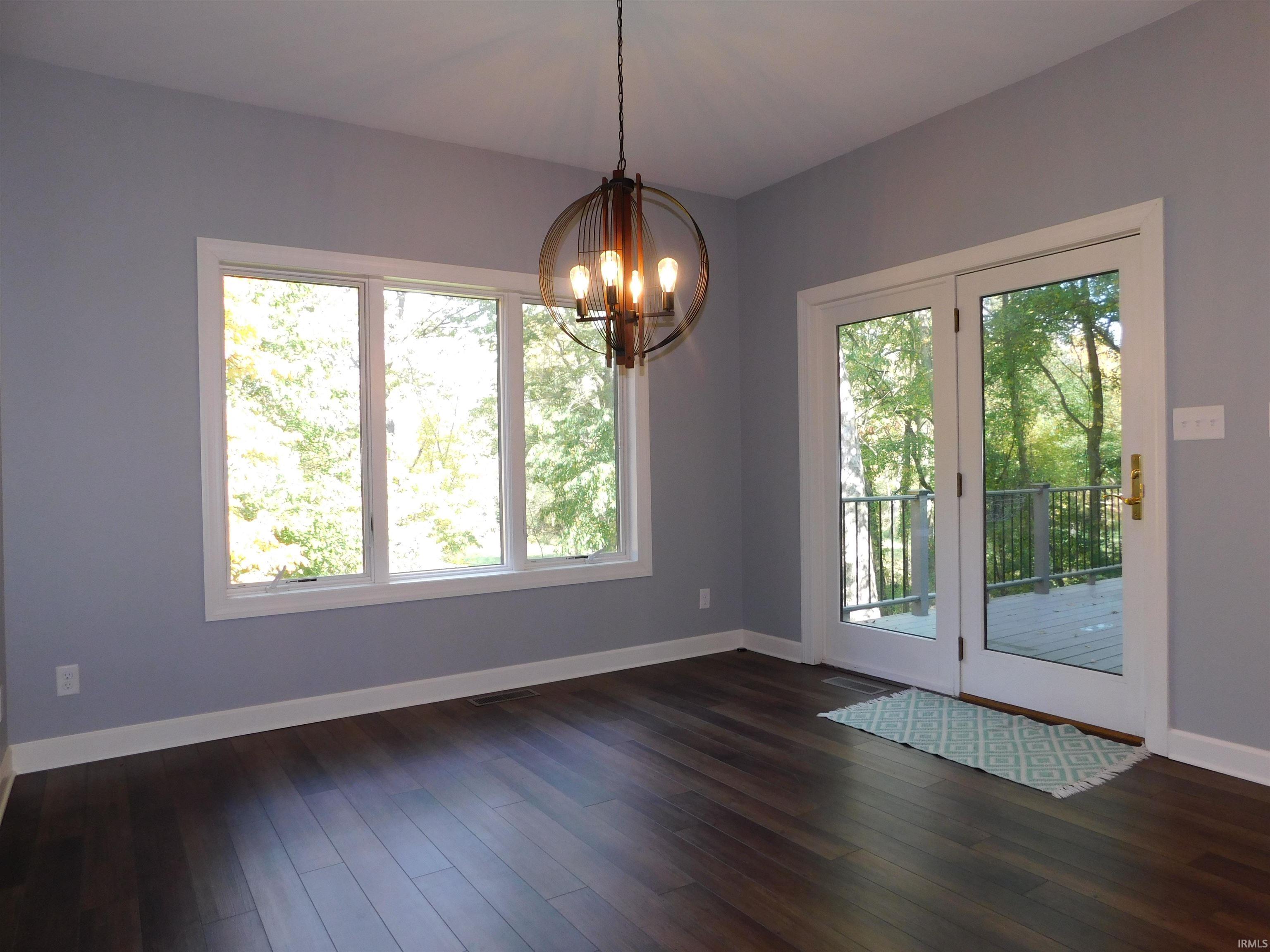 2228 E Laurien Ct
