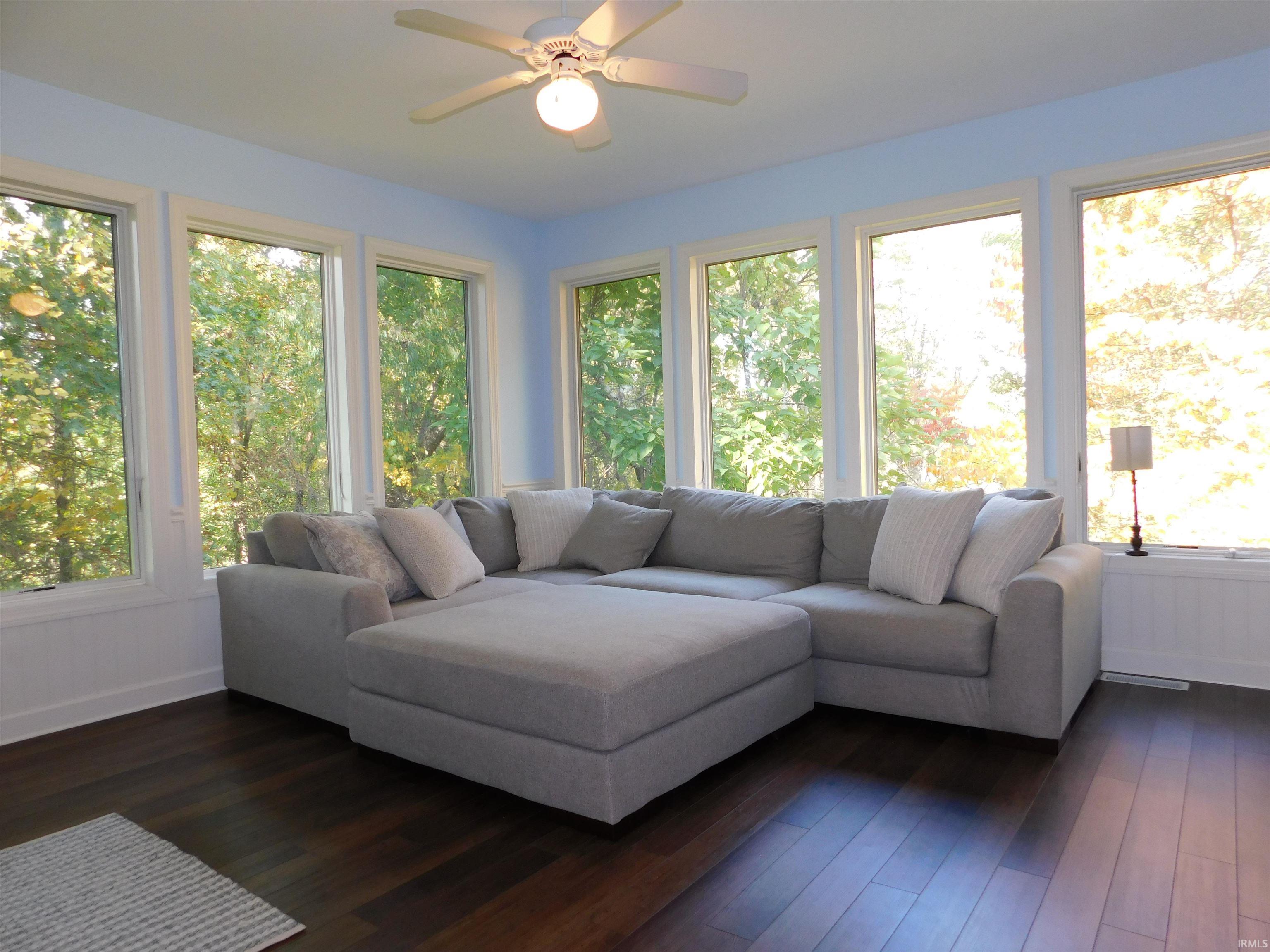 2228 E Laurien Ct