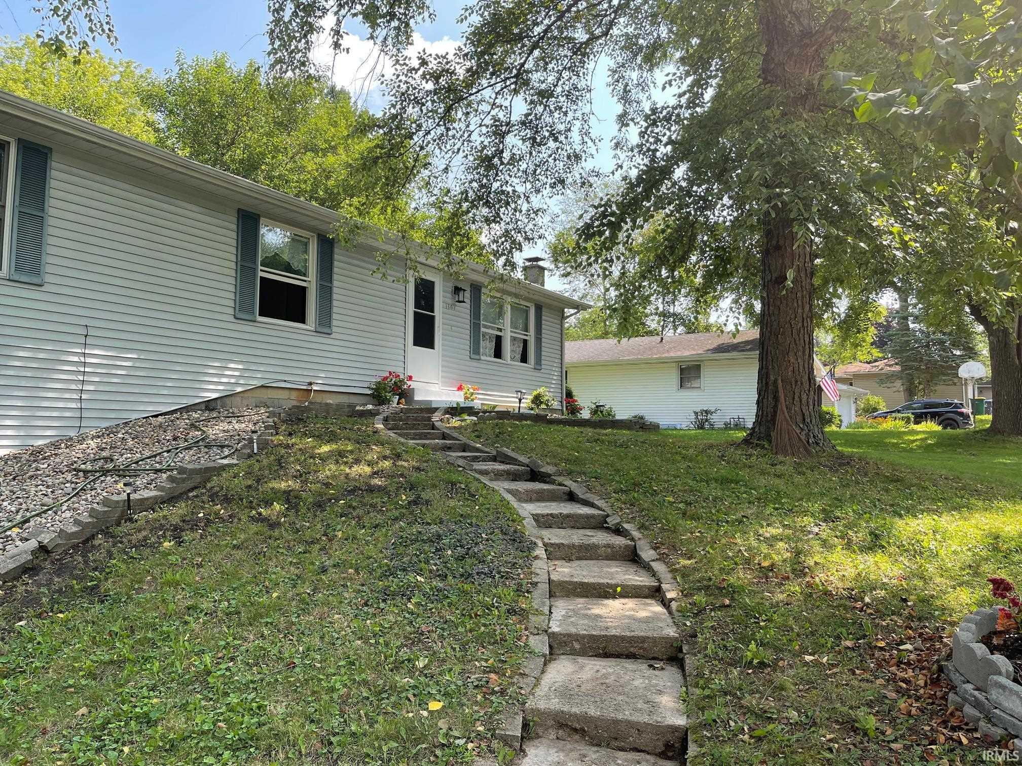 1307 Wooster Road