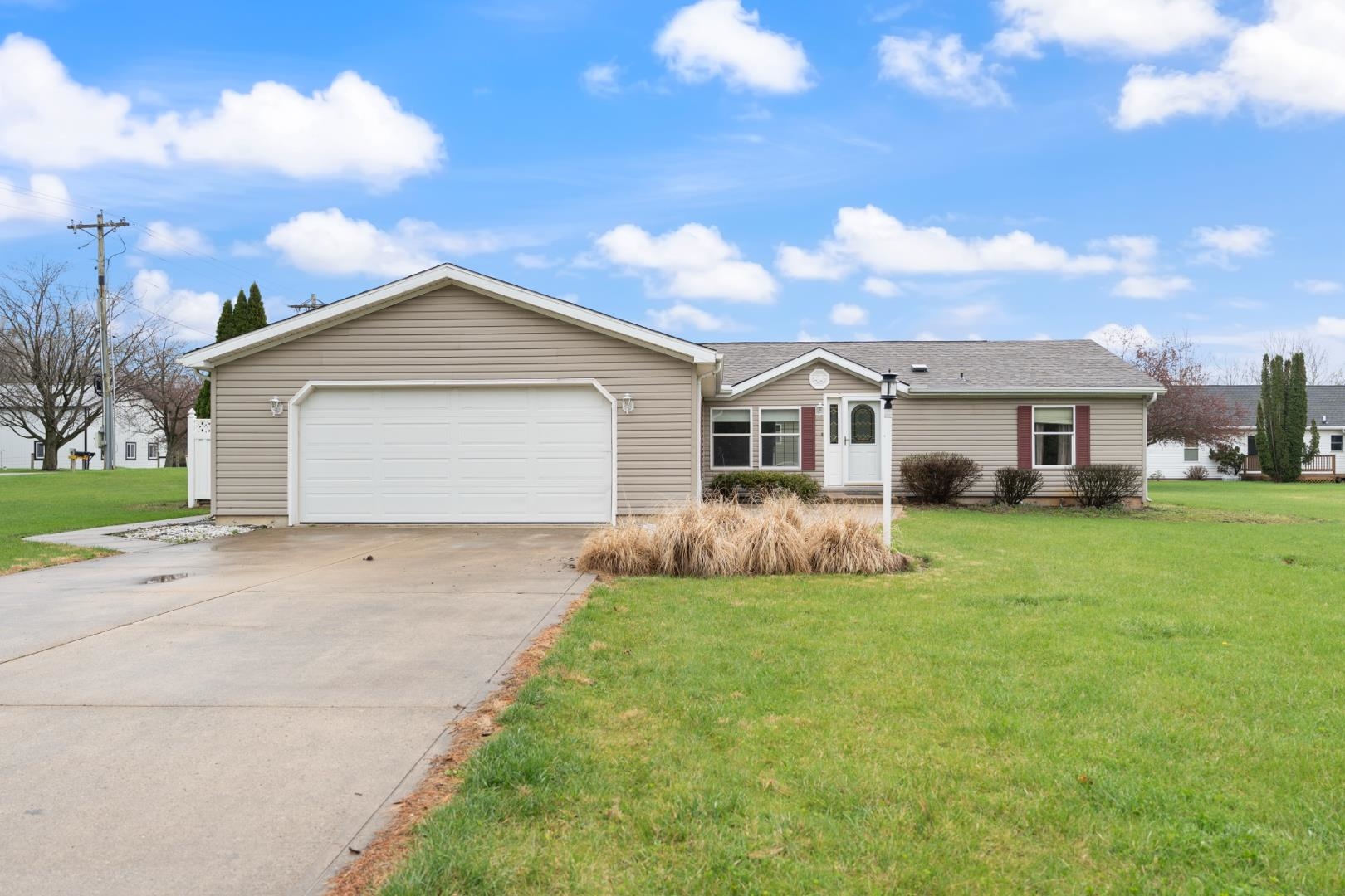 511 Midlake Drive