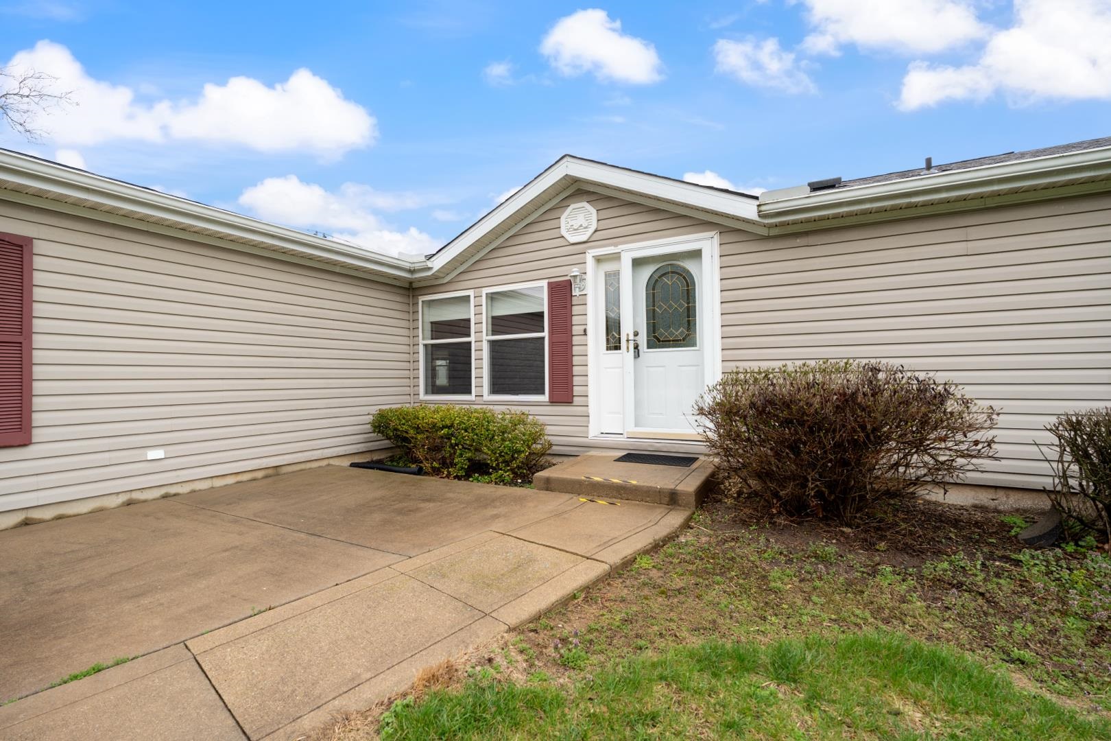 511 Midlake Drive