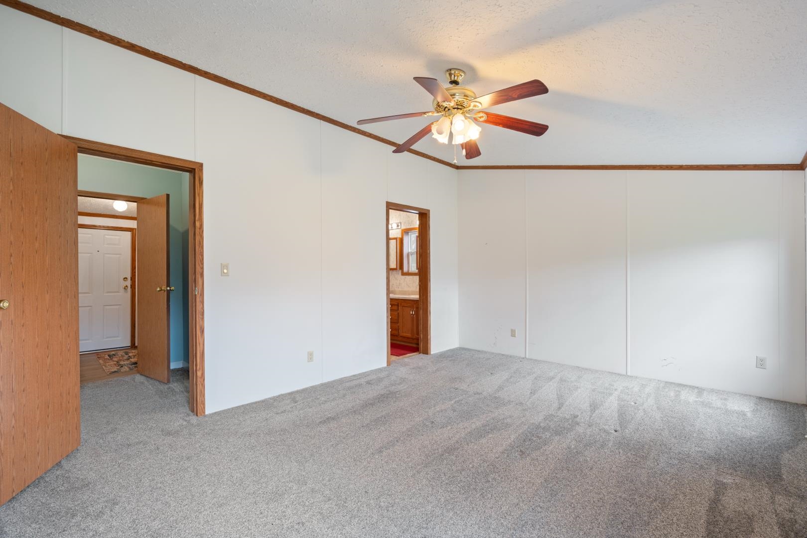 511 Midlake Drive