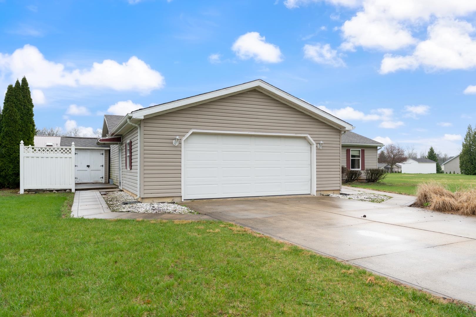 511 Midlake Drive