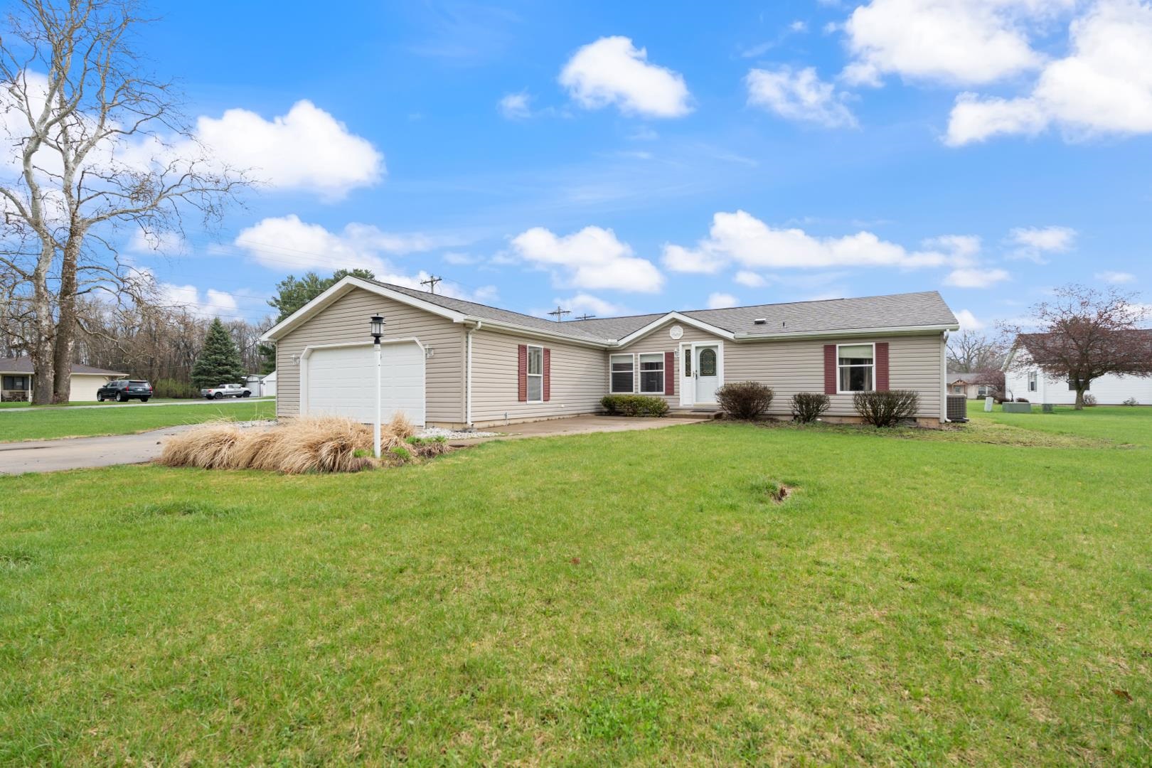 511 Midlake Drive