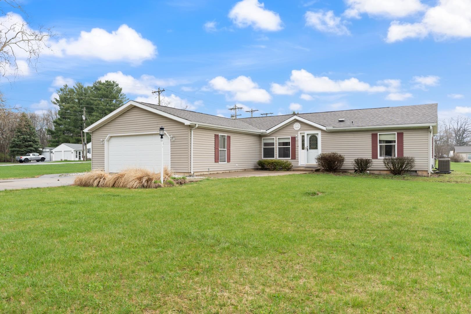 511 Midlake Drive