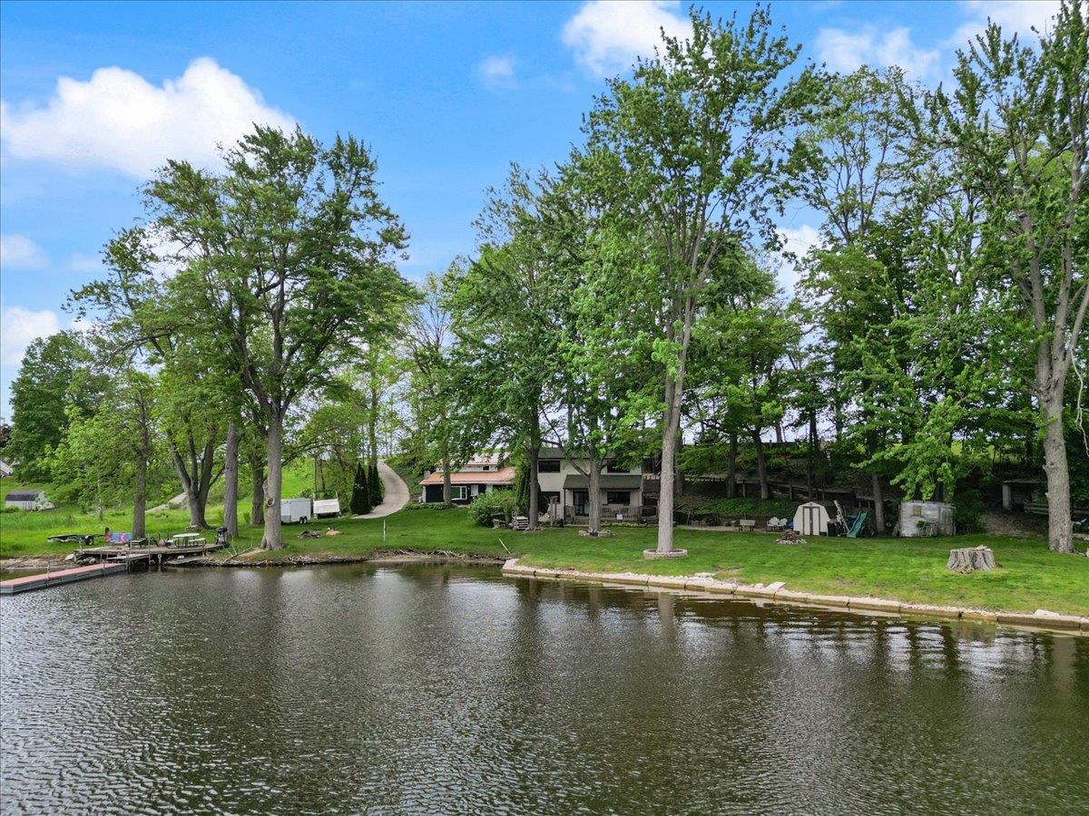 9122 N Steinbarger Lake Road