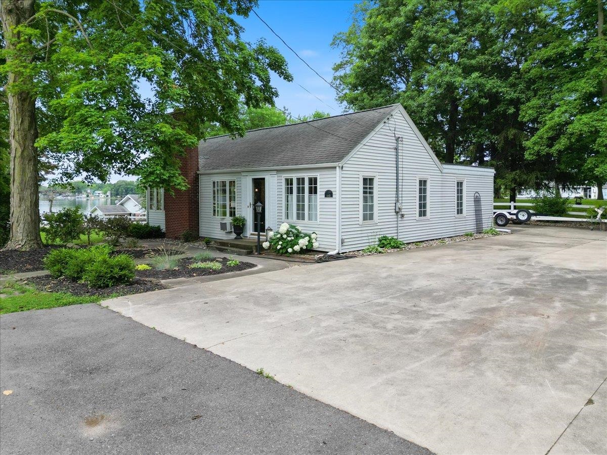 648 N Center Street
