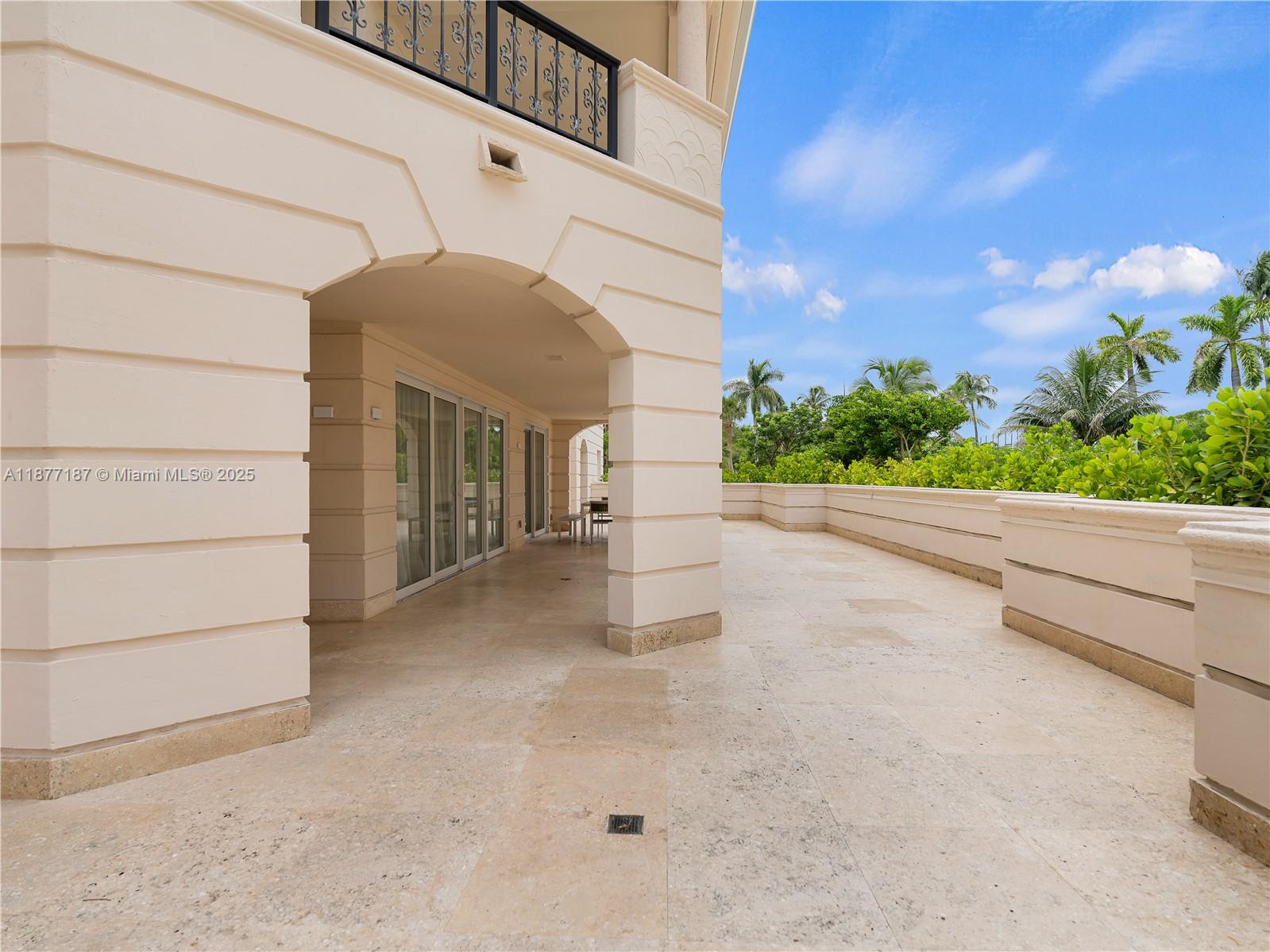 8011 Fisher Island Dr # 8011