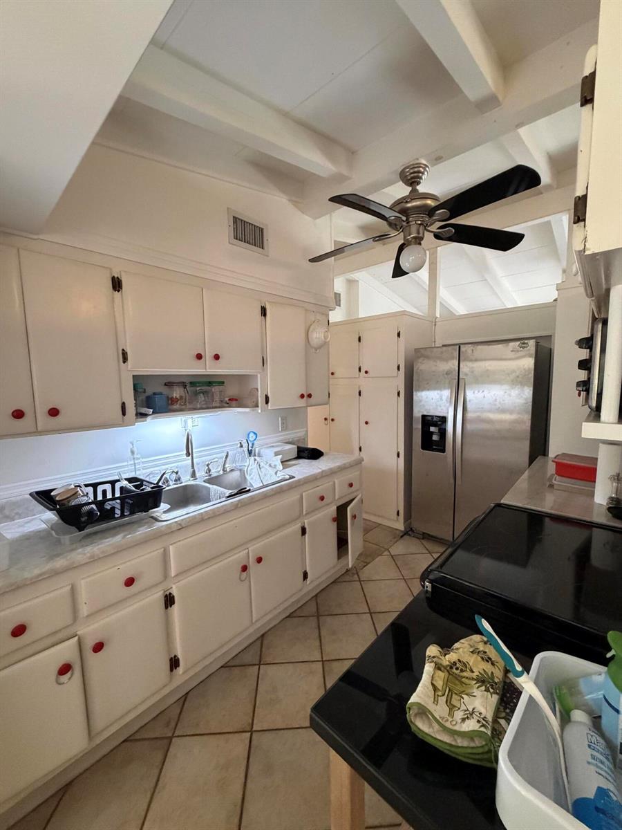 2554 Flamingo Lane