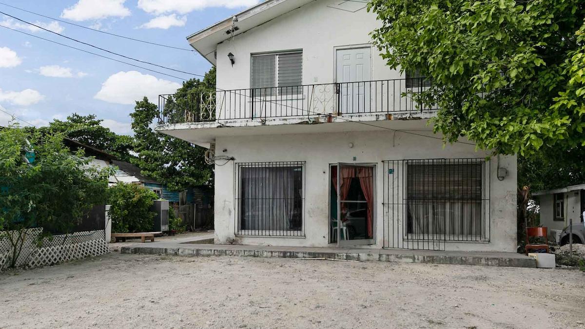 EXUMA STREET COMMERCIAL PROPERTY, LOT 13 BLOCK 76