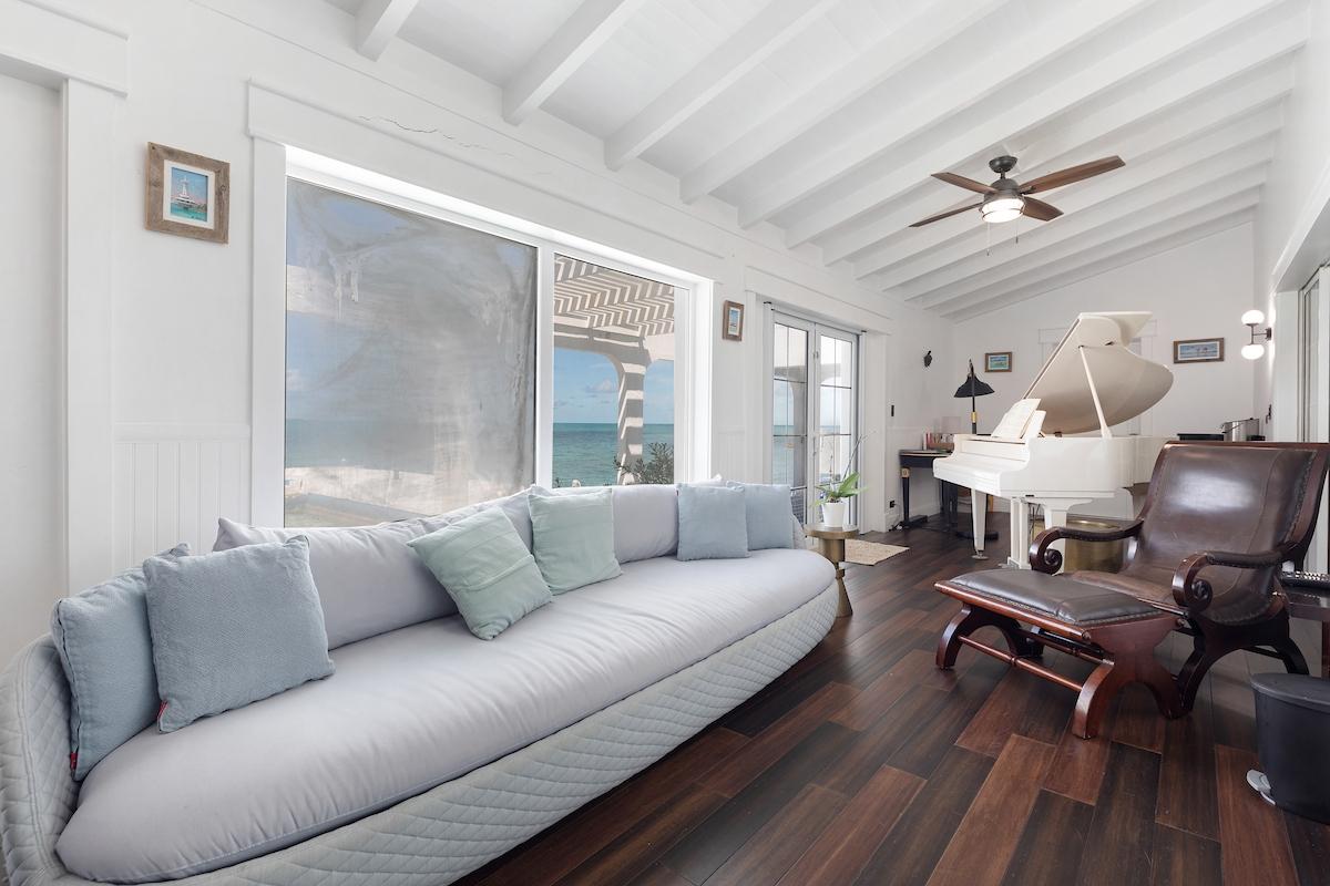 60 EASTERN RD BEACHFRONT