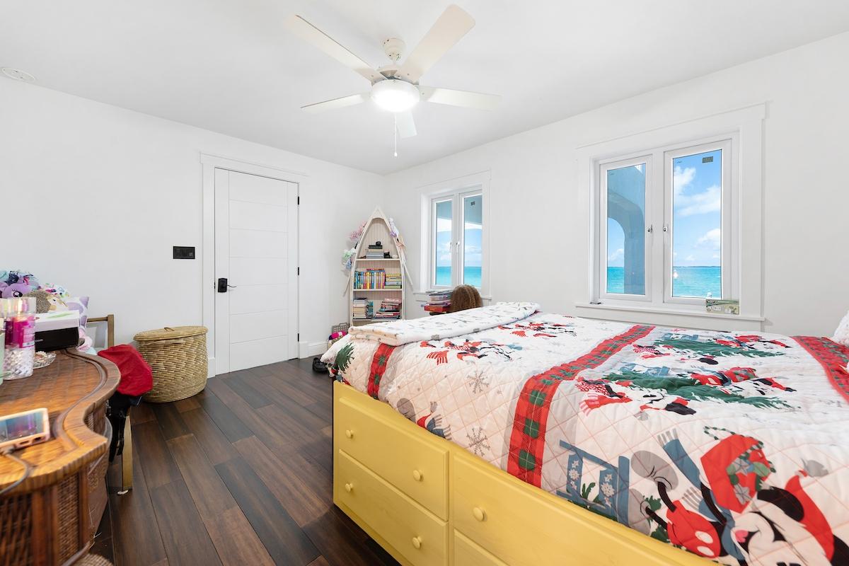 60 EASTERN RD BEACHFRONT