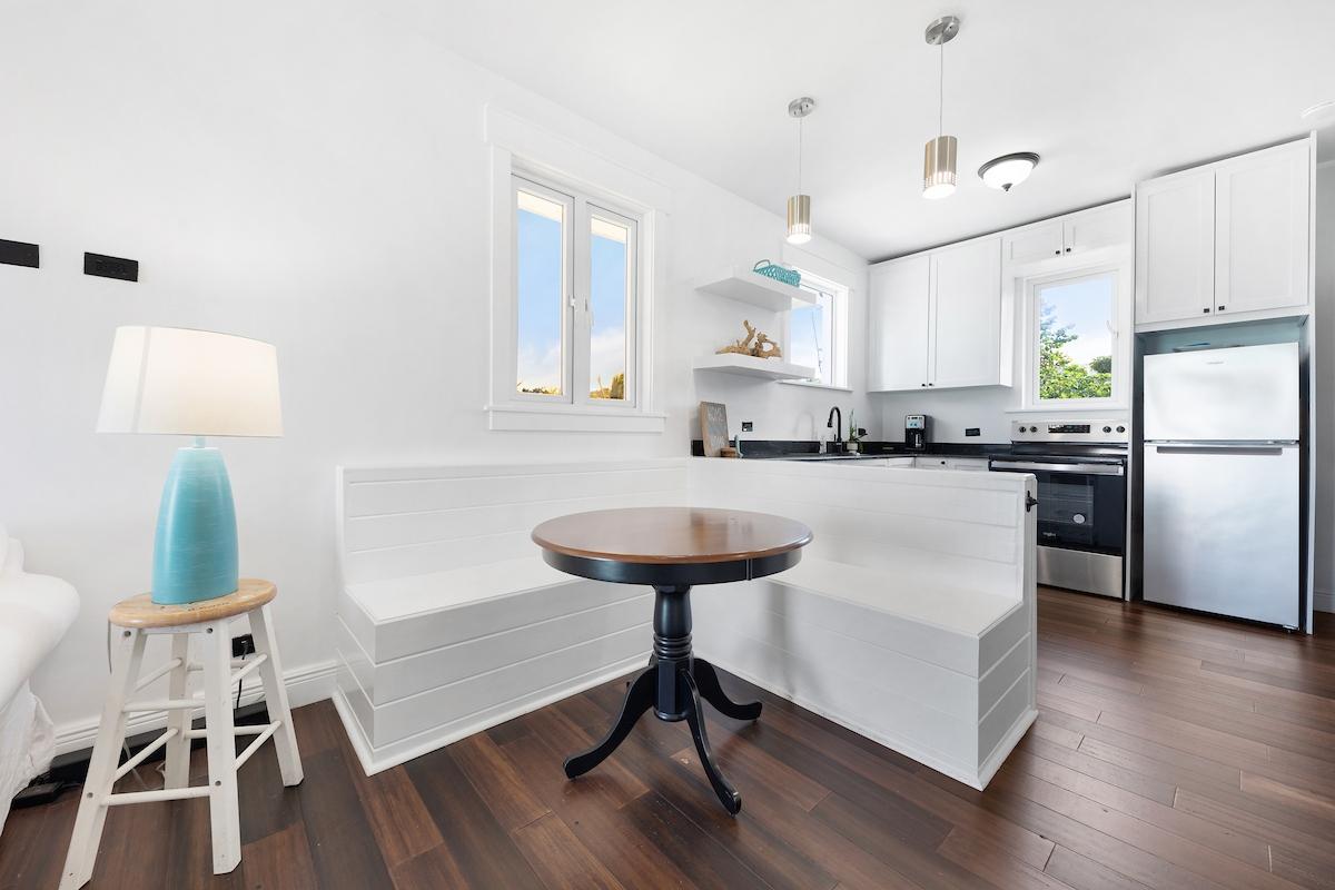 60 EASTERN RD BEACHFRONT