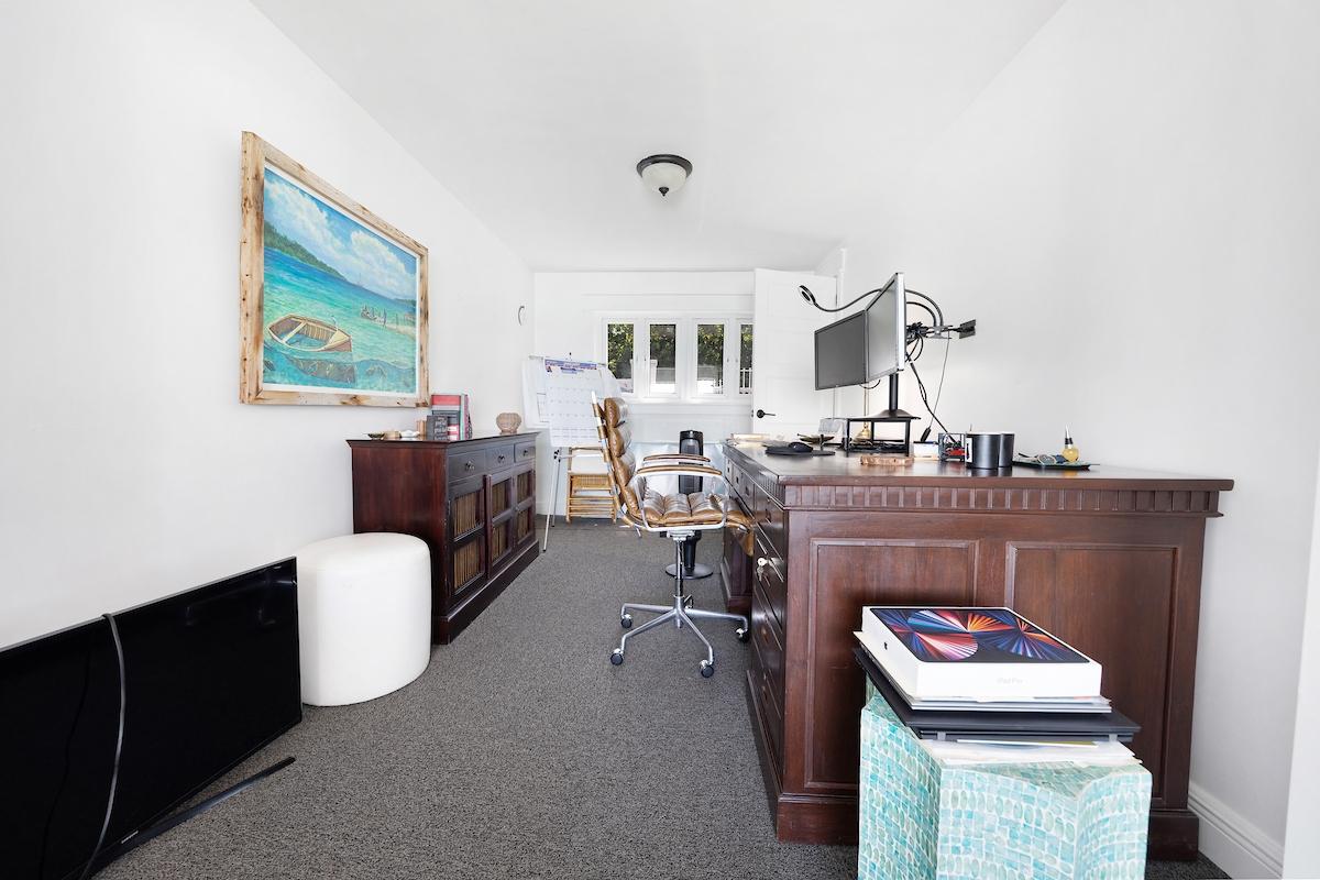 60 EASTERN RD BEACHFRONT