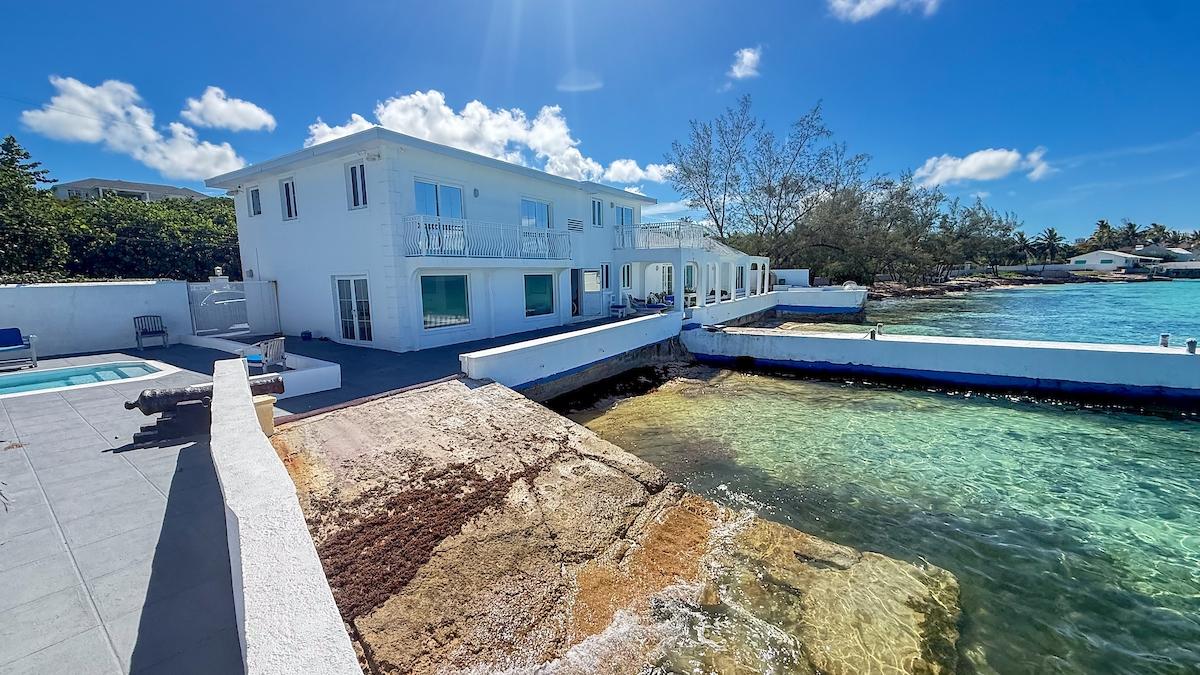 60 EASTERN RD BEACHFRONT