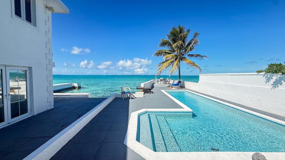 60 EASTERN RD BEACHFRONT