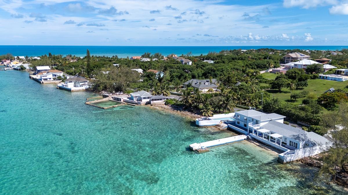 60 EASTERN RD BEACHFRONT