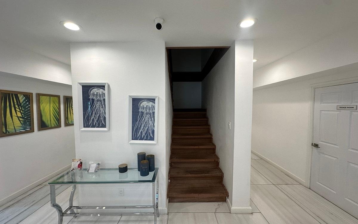 COLLINS AVENUE BUSINESS OFFICE SPACE