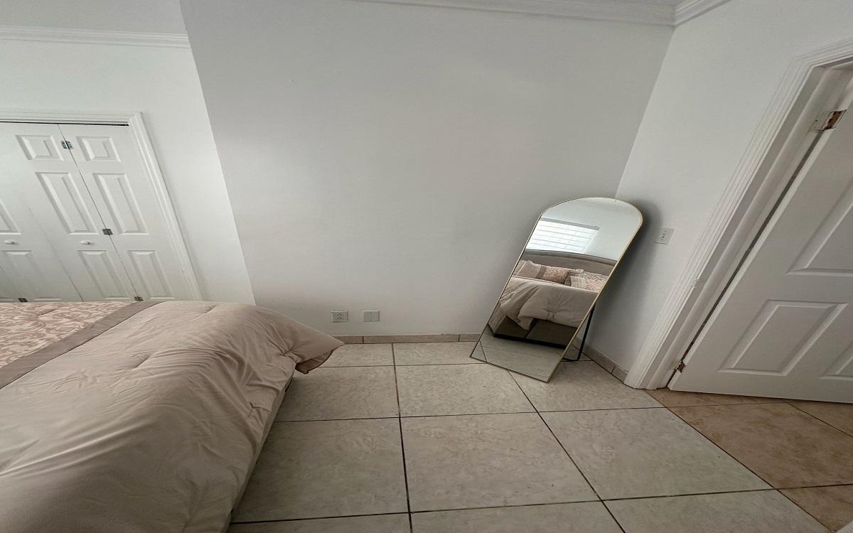 RENTAL OFF PRINCE CHARLES