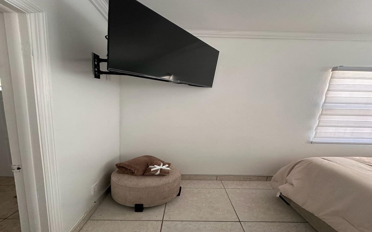 RENTAL OFF PRINCE CHARLES