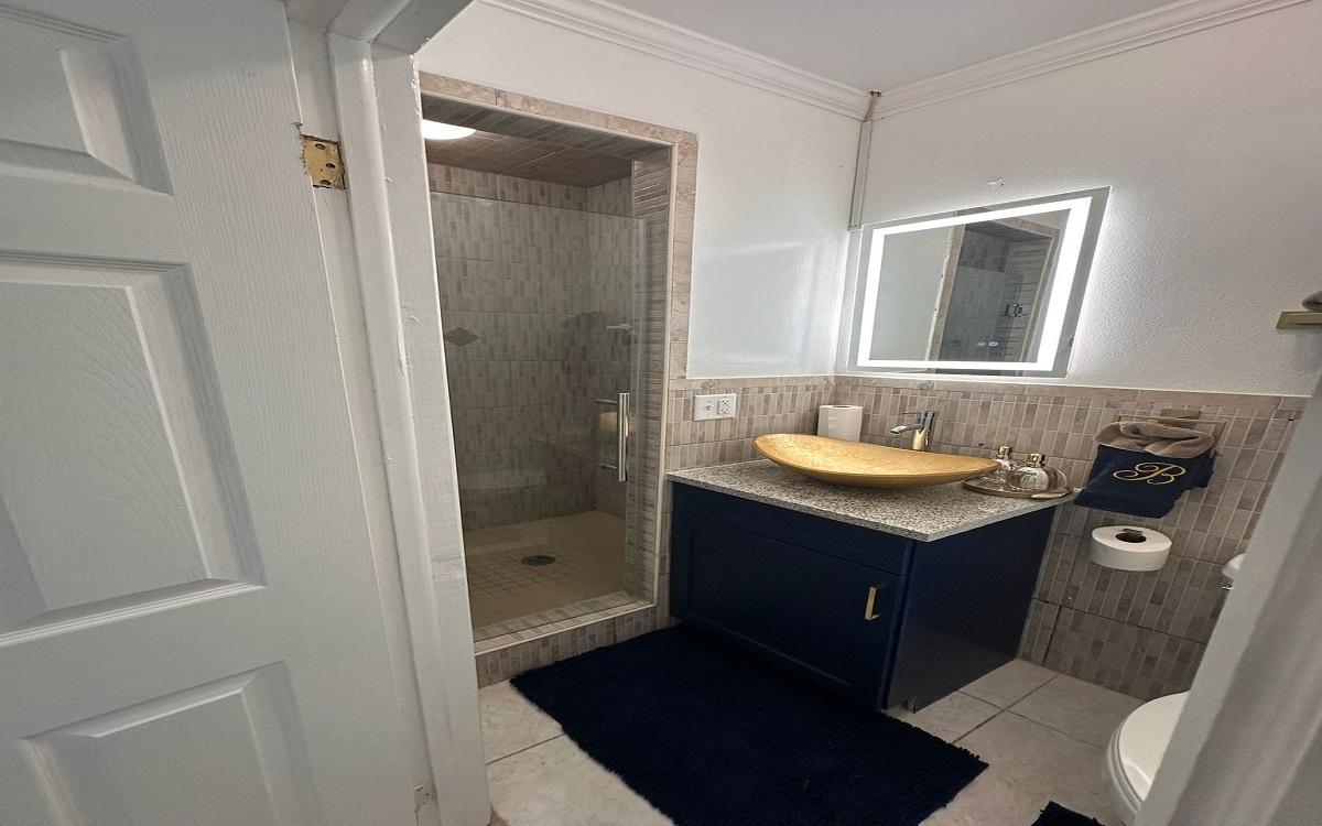 RENTAL OFF PRINCE CHARLES