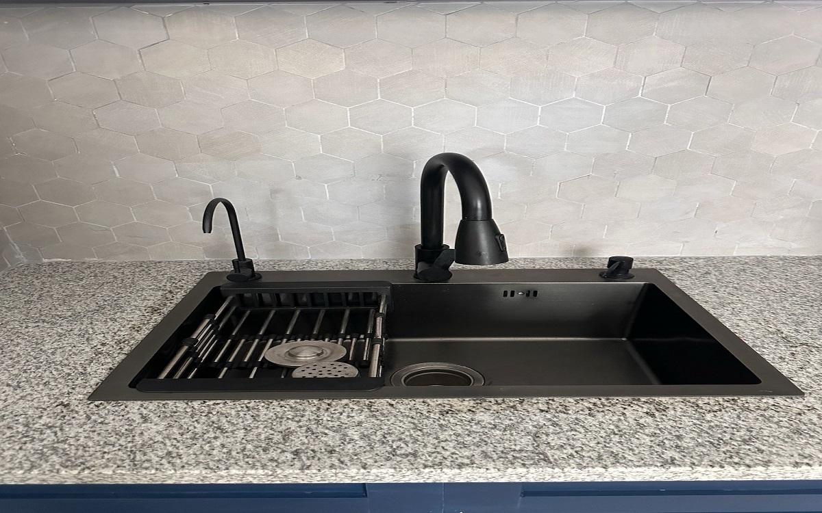 RENTAL OFF PRINCE CHARLES