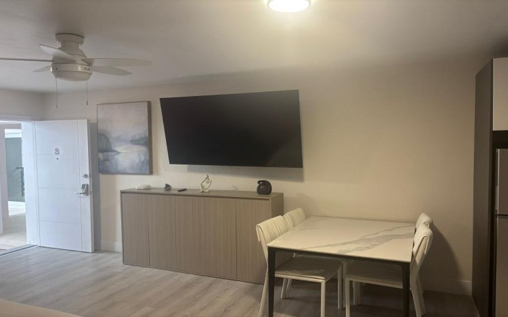 CABLE BEACH RENTAL Unit: 8