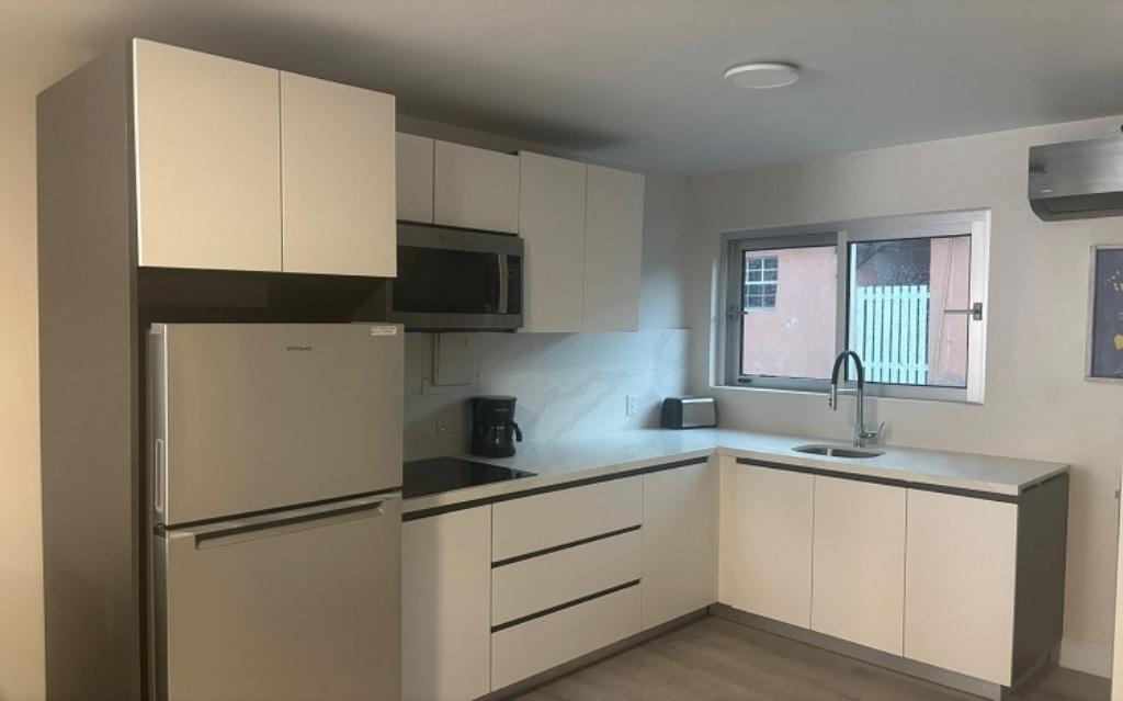CABLE BEACH RENTAL Unit: 8