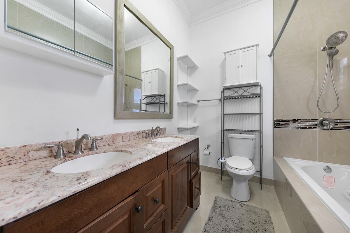 WEST WINDS KINGFISH RD Unit: 70A