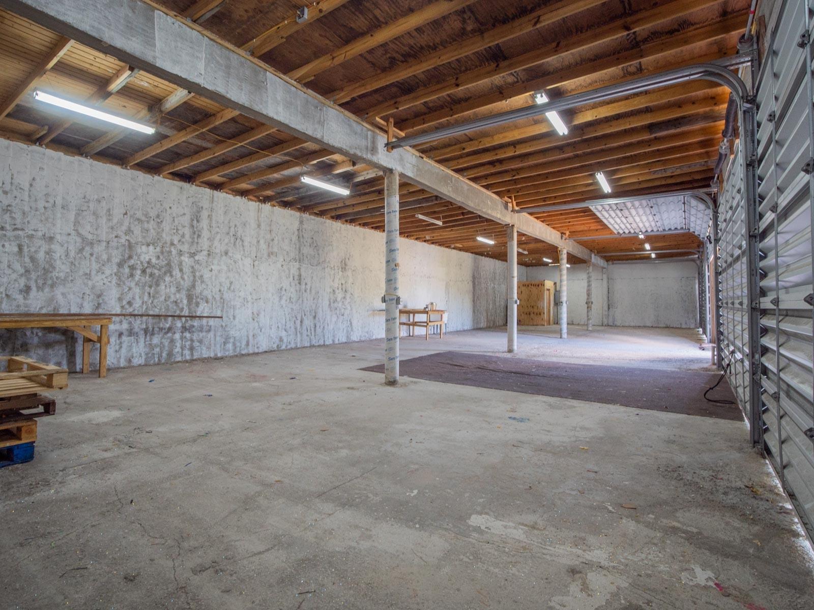 WAREHOUSE FACILITY ON GLADSTONE ROAD