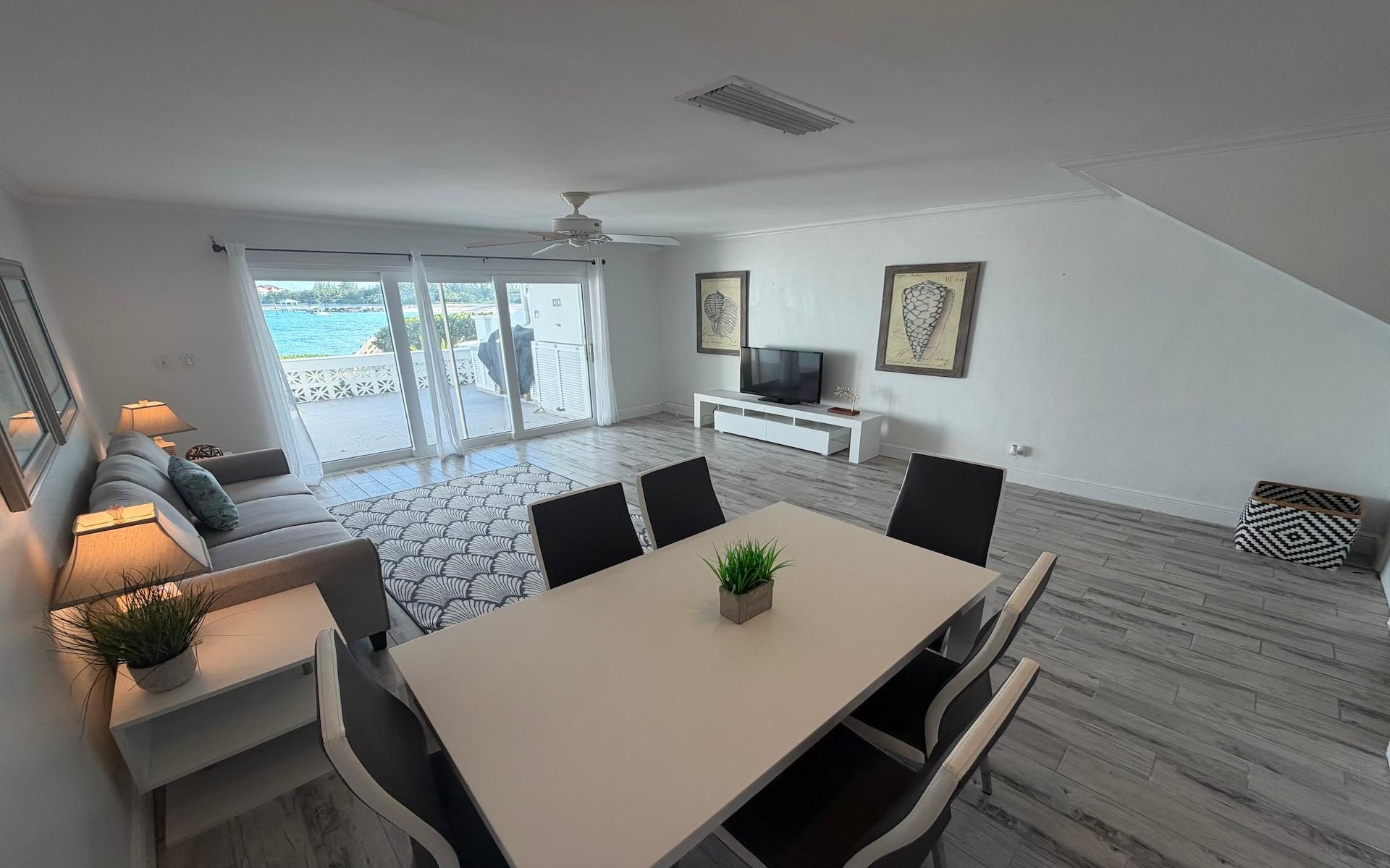 DELAPORTE POINTE Unit: 5