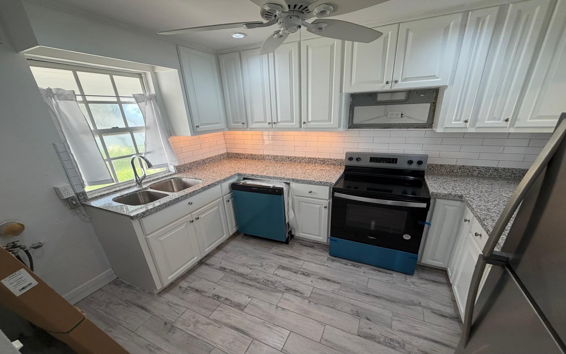 DELAPORTE POINTE Unit: 5