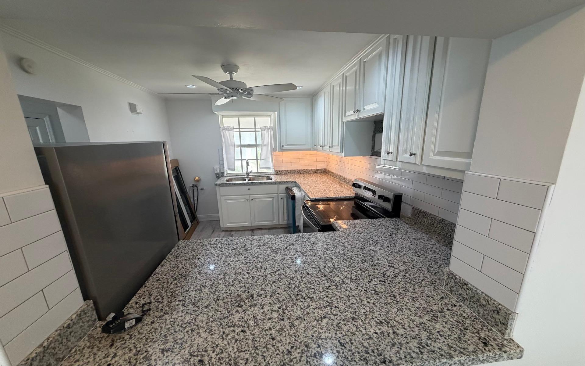 DELAPORTE POINTE Unit: 5