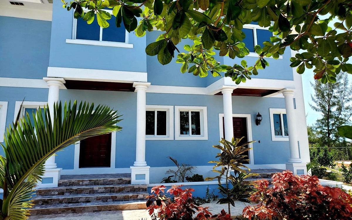 TWYNAM TOWNHOUSE Unit: 1