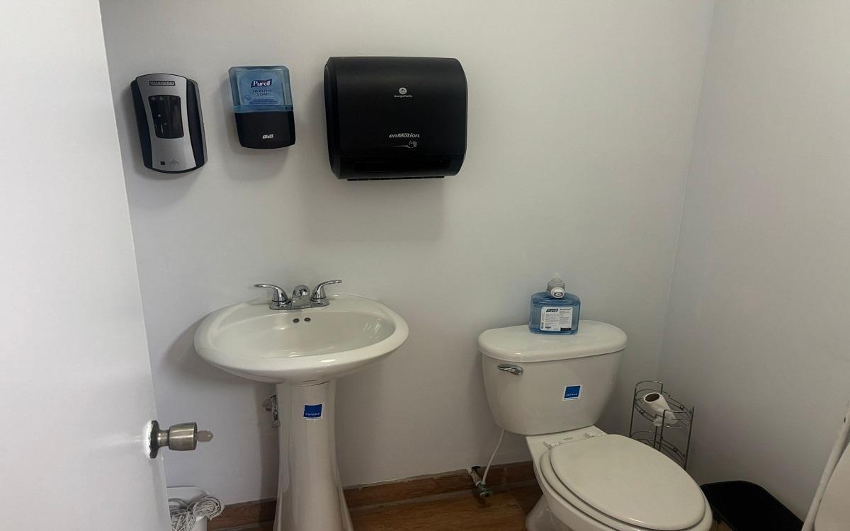 MONTROSE AVENUE AND ARUNDEL STREET