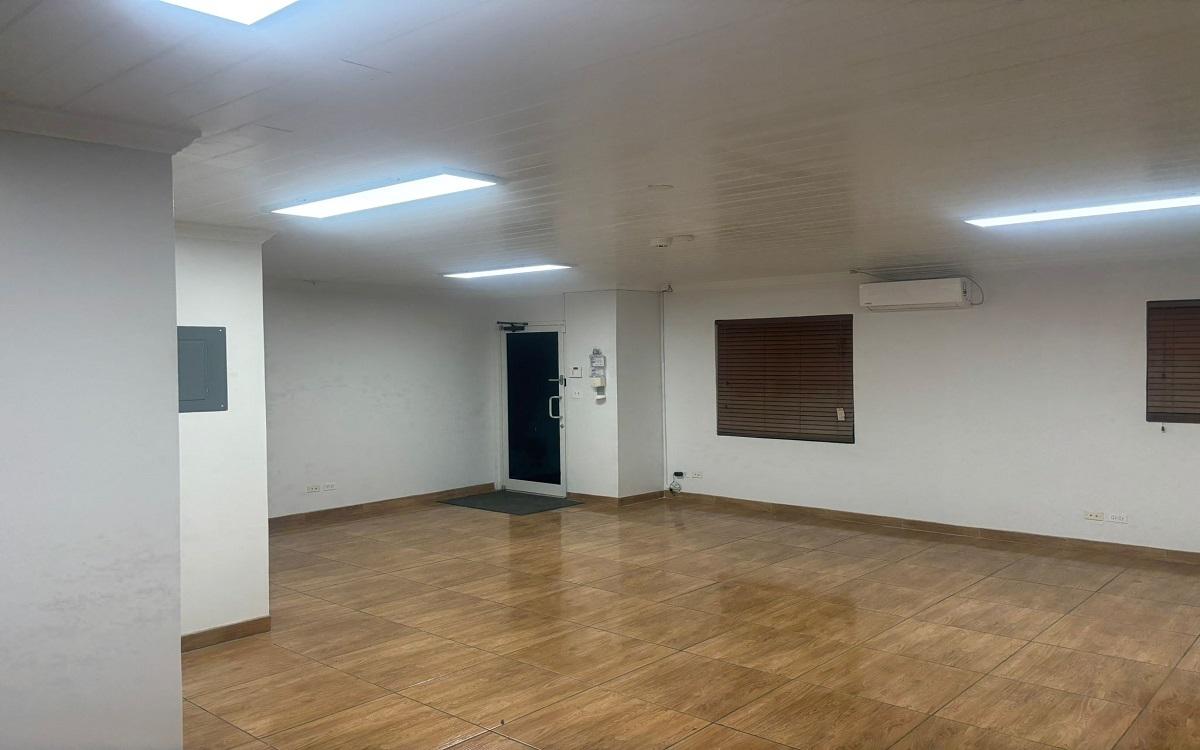 MONTROSE AVENUE AND ARUNDEL STREET