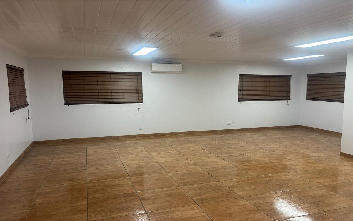 MONTROSE AVENUE AND ARUNDEL STREET