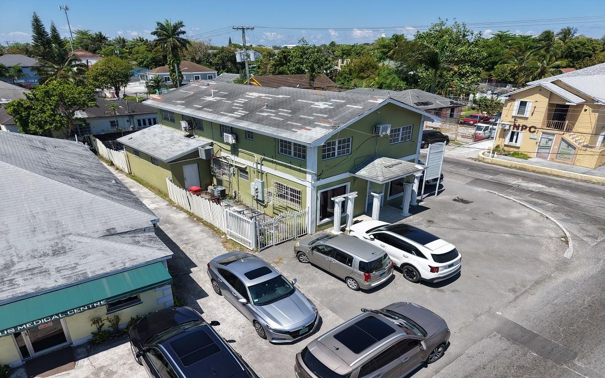 MONTROSE AVENUE AND ARUNDEL STREET Unit: 1