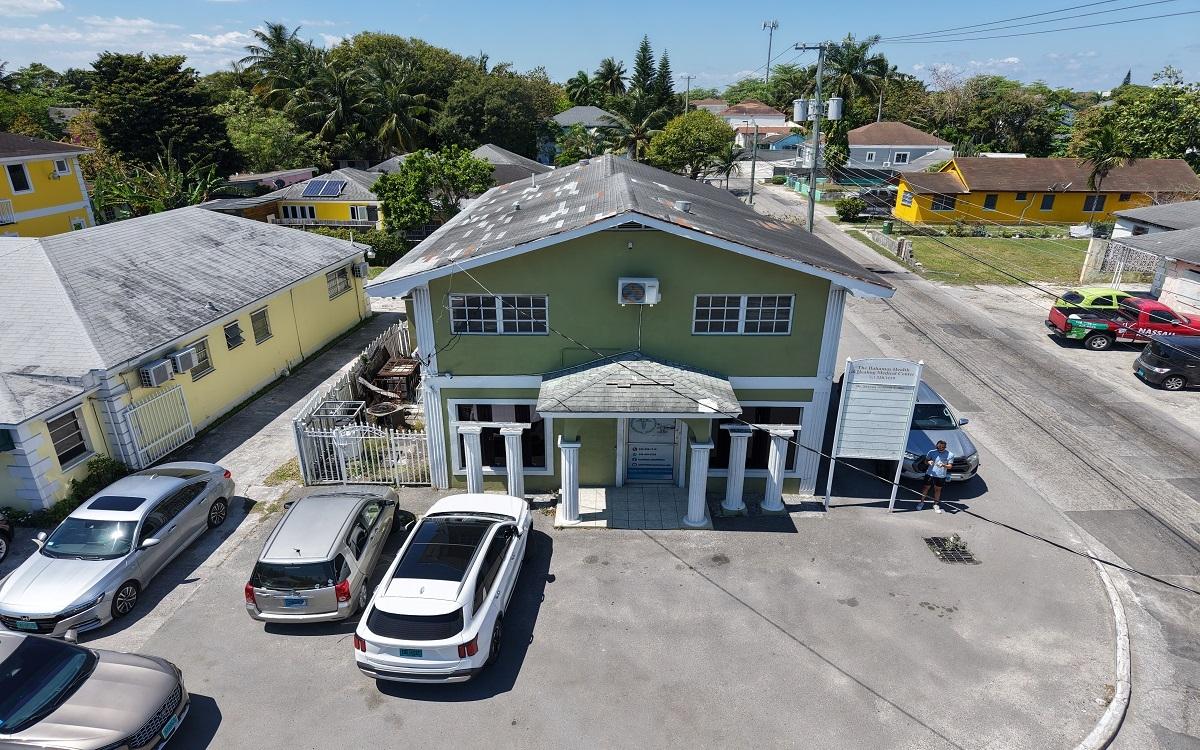 MONTROSE AVENUE AND ARUNDEL STREET Unit: 1