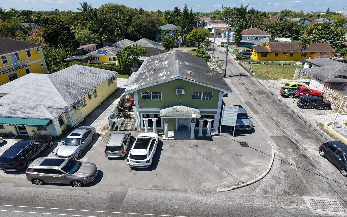 MONTROSE AVENUE AND ARUNDEL STREET Unit: 1